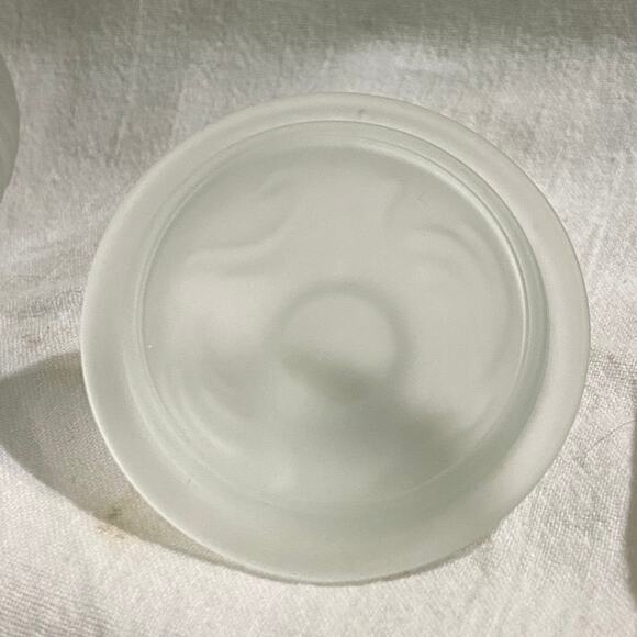 Satin Glass Vanity Jar Ribbed Embossed Floral Lid 3" x 3.25" Frosted Powder Box - Picture 6 of 7